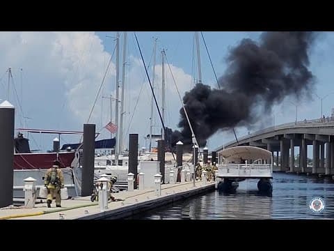 Bradenton boat fire causes black smoke to billow over Green Bridge