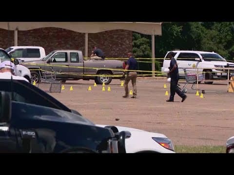 2 dead, multiple others shot outside Arkansas grocery store, authorities confirm