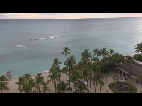 Tsunami alerts in Hawaii sends tourists and residents scrambling to safety