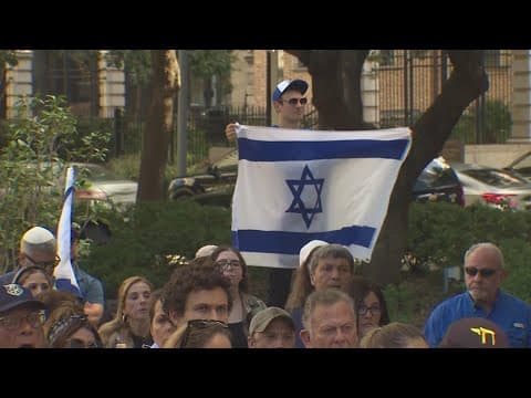 Dozens stand in solidarity with Israel in downtown Houston