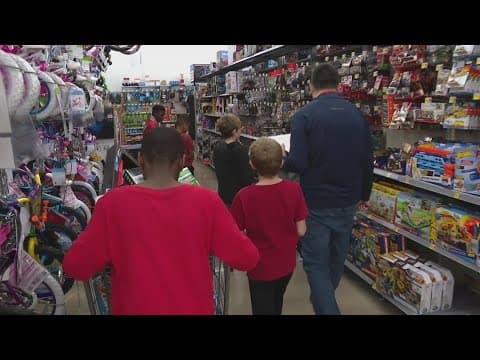 Kids get to 'Shop with a Jock'