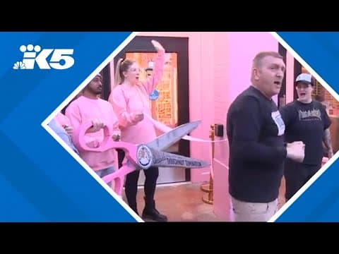 Voodoo Doughnut opens in Seattle