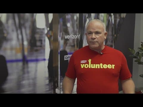 Cellular Sales employees walk for ALS and Alzheimer's fundraising