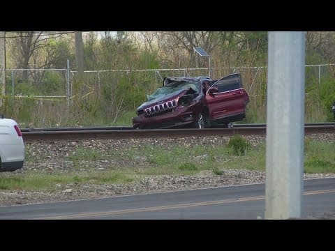 At least 1 injured after Jeep, train collide on Indy's east side