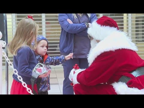 1 in 4 parents use Santa to make sure their kids behave