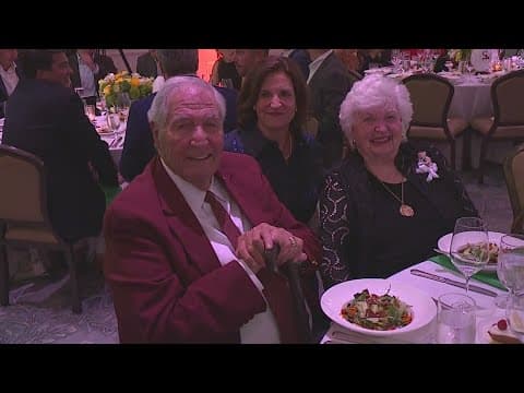 Former Dallas DB Coach Gene Stallings receives award in honor of his late son
