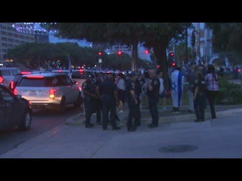 Hundreds show support for Israel in Houston as fighting continues