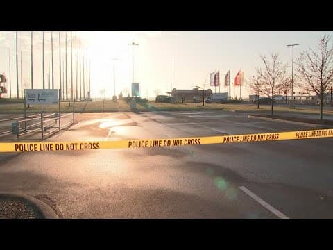 1 dead after car crashes into pole in north Columbus