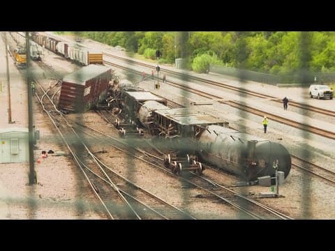 Train derails in southwest Fort Worth
