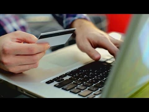 How to avoid scams while holiday shopping