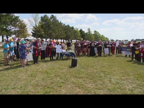DOC says ICE detainees set to arrive at Indiana prison this week, clergy hold prayer vigil