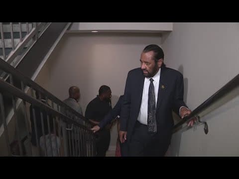 Stuck 2 months | Seniors trapped in Missouri City apartments because of broken elevator