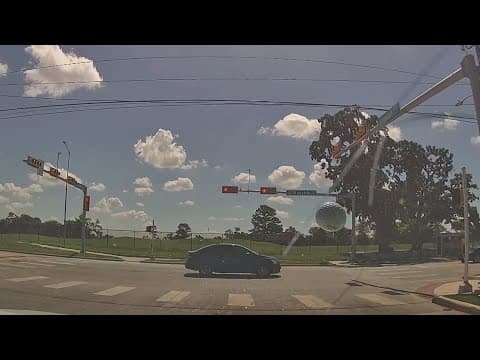 Driver calls for changes after his car was hit by rogue golf ball near Houston golf course