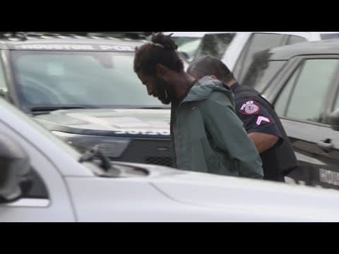 Dramatic foot chase caught on camera as suspect runs across Highway 249 in NW Harris County