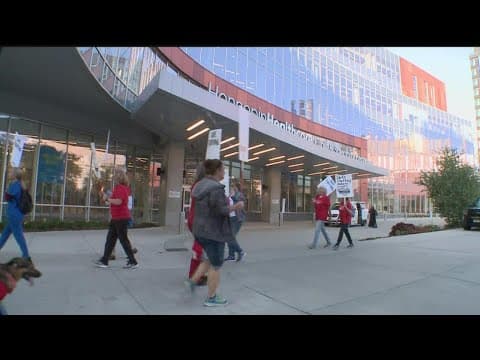 Minnesota nurses hold 'informational picket' outside HCMC in Minneapolis
