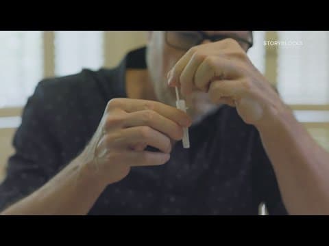 Yes, a test is available in the U.S. that can detect both COVID-19 and flu | VERIFY