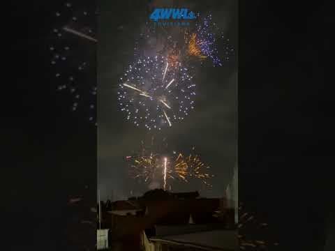 Go 4th on the River: Fireworks from the Rooftop in NOLA #fireworks #july4th