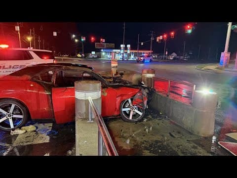 2 injured after car crash in Lawrence