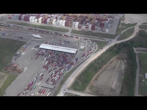 Truckers line up at Port of Houston after dockworkers' strike ends