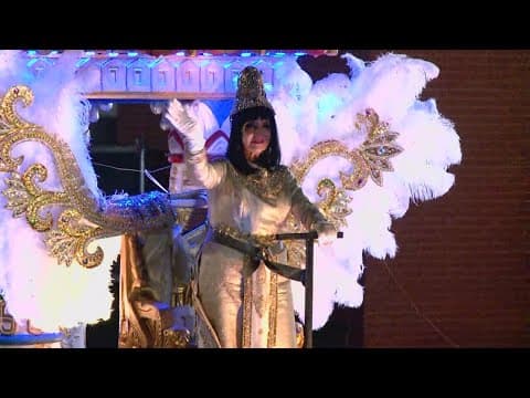 Queen of Cleopatra shares toast with mayor at Gallier Hall during Krewe of Cleopatra parade in New O