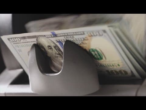 Expert gives advice on how to find and qualify for college scholarships