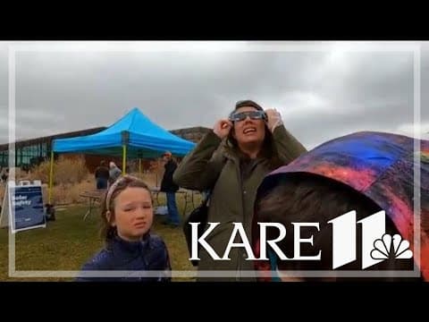 Minnesotans gathered at Bell Museum to view eclipse