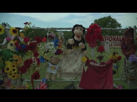 One month after deadly floods, Kerr County community rebuilds and remembers