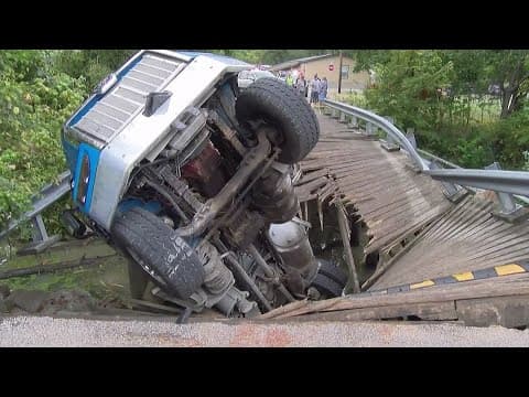 Bridge collapses in Montgomery County with cement truck on it