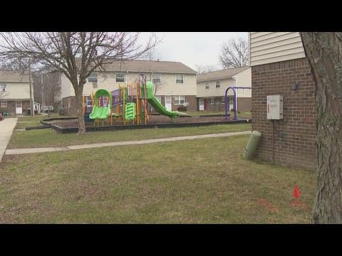 Police investigate southeast side shooting that left woman dead