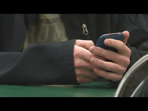 Indiana lawmakers consider restricting students from having cellphones in the classroom