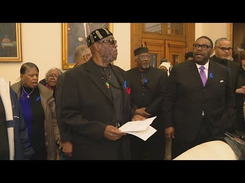 Ministers protest before Governor Braun's State of the State address