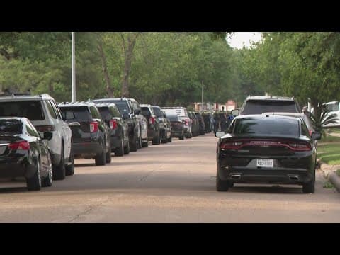 Man shot, killed after pulling gun on officers at northwest Houston home