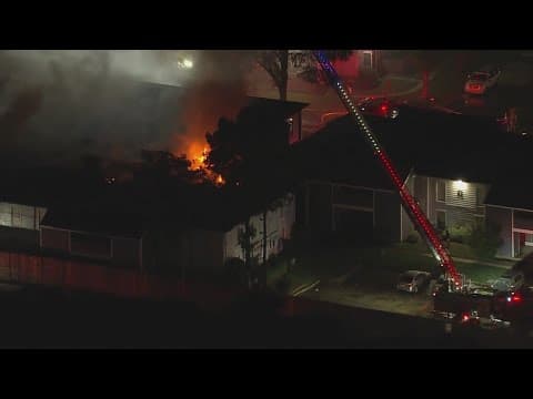 Crews battle northwest Harris County apartment fire