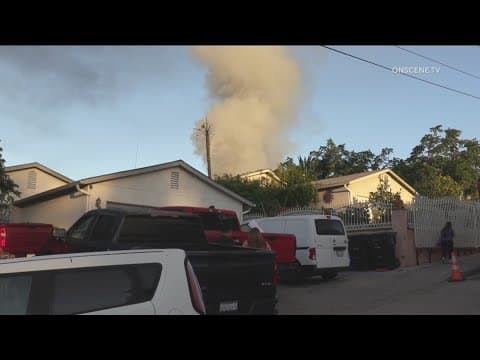 Hoarder house goes up in flames in Jamacha-Lomita neighborhood