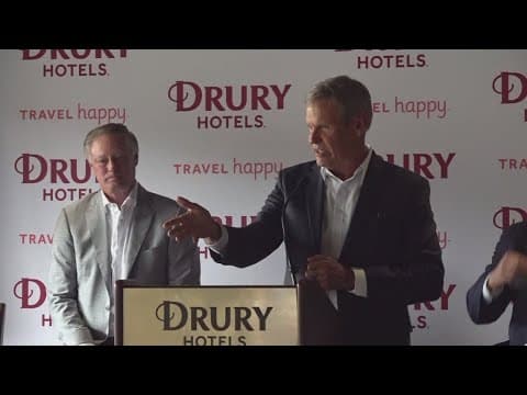 Gov. Lee helps open a new hotel in Pigeon Forge