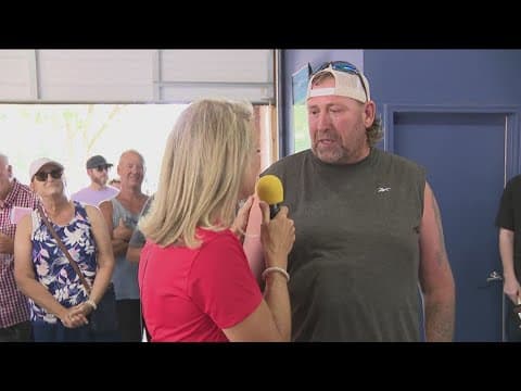 Emotional moment at the KARE 11 Barn for one fairgoer