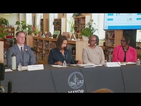 DC mayor and officials celebrate good grades