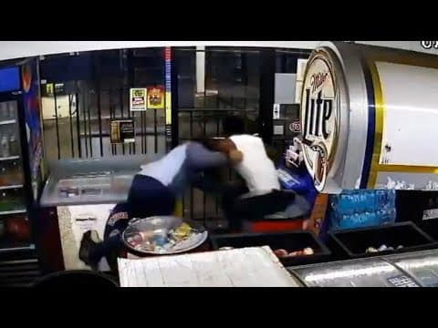 Store clerk fights back against suspect in aggravated robbery near downtown Houston