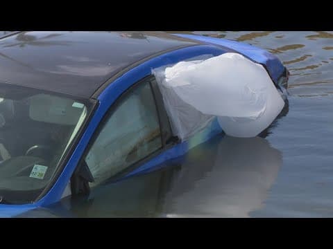 Driver hospitalized after crashing in canal in Metairie, Louisiana