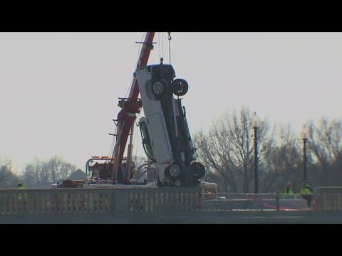 Body of second victim found inside truck that drove off Arlington Memorial Bridge