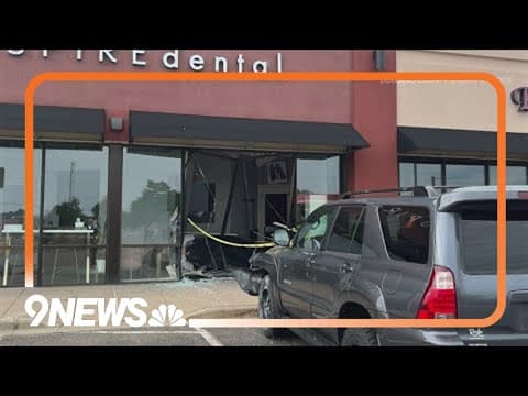 No one hurt after car crashing into building in Highlands Ranch