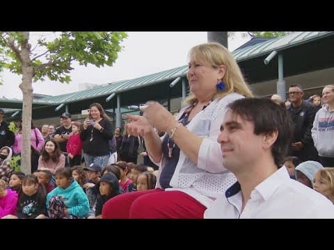 San Diego teacher wrapping up a final lesson with a tribute to a former deaf student