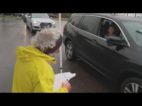 Lifecare Alliance delivers Thanksgiving meals to those in need