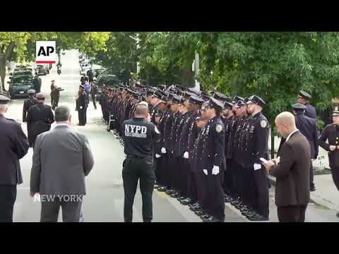 Hundreds gather in honor of NYPD officer killed in Manhattan office shooting