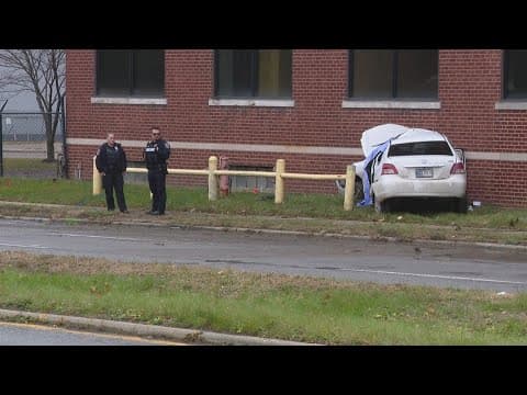 Driver killed in single-car crash on Indy's south side