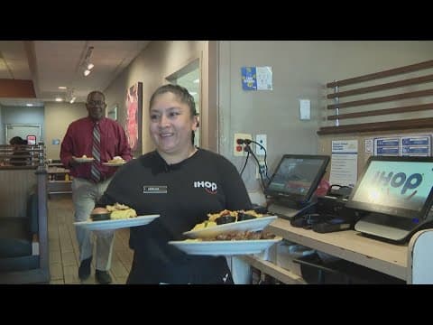 Customers help Virginia IHOP waitress after devastating apartment fire