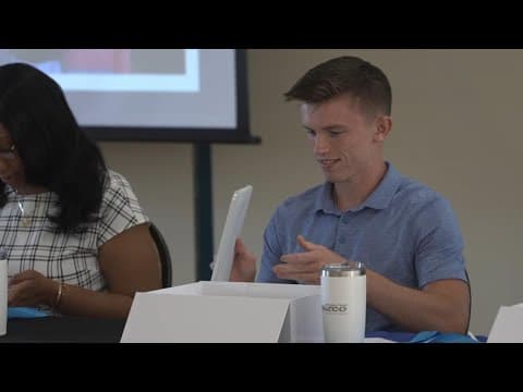 11 Pinellas County students awarded iPads as part of scholarship program