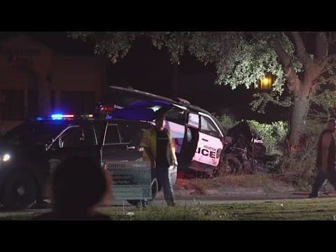 Houston police officers hurt in fiery crash while responding to call, HPD says