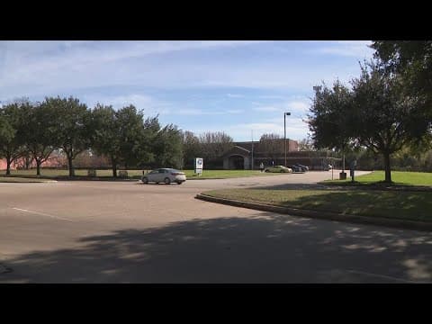 Congressman looks into Missouri City postal facility with reported package delays