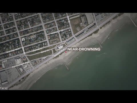 Man dies after being pulled out of water in Galveston